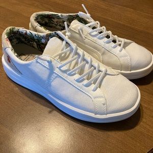 Hey Dude women tennis shoe